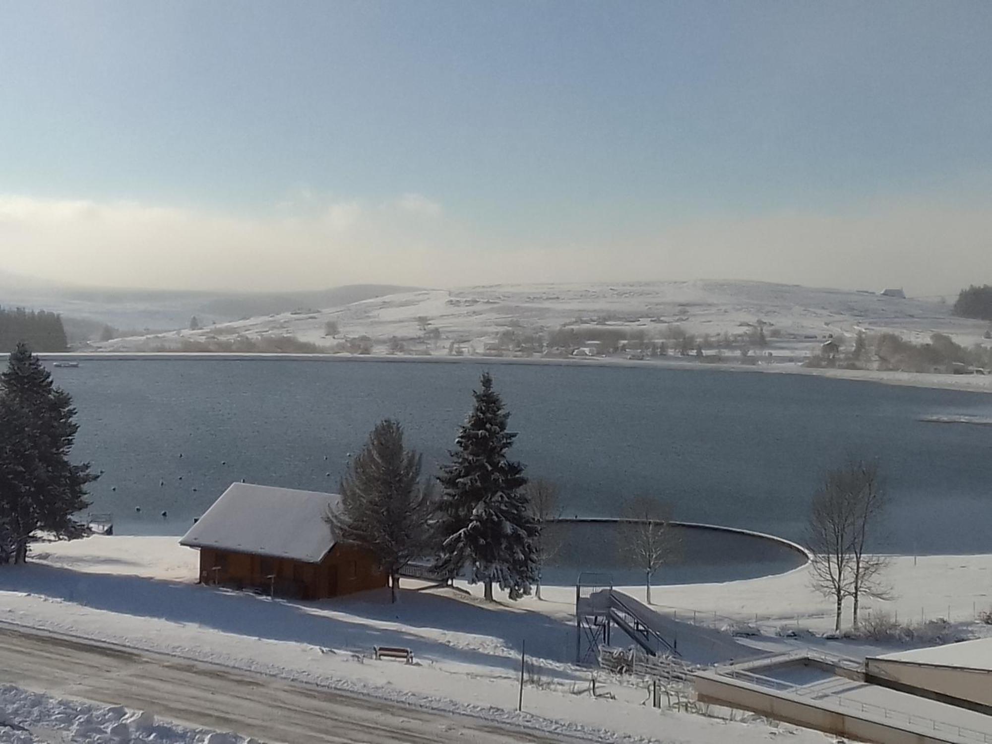 Appartement Situe En Plein Centre A Deux Pas Des Pistes. Besse-et-Saint-Anastaise Exteriör bild